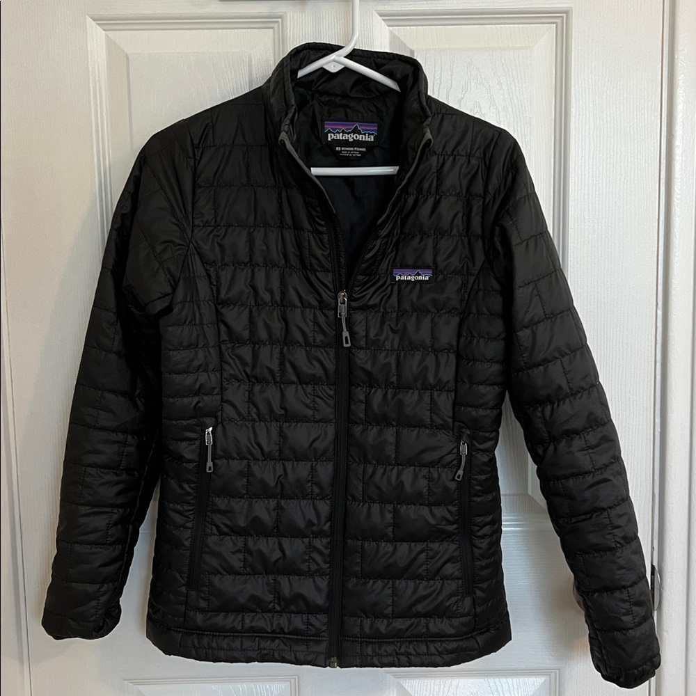 Patagonia Nano Puff black quilted
PrimaLoft insulated puffer jacket women’s XS